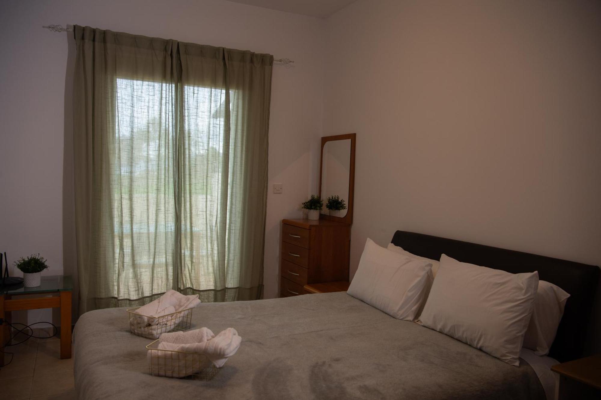 Path Latchi Beachfront Apartments Extérieur photo