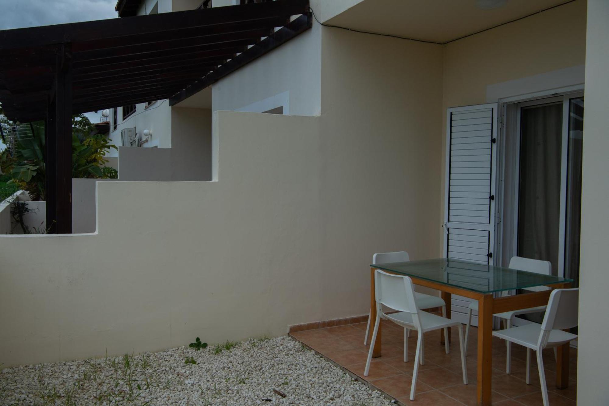 Path Latchi Beachfront Apartments Extérieur photo