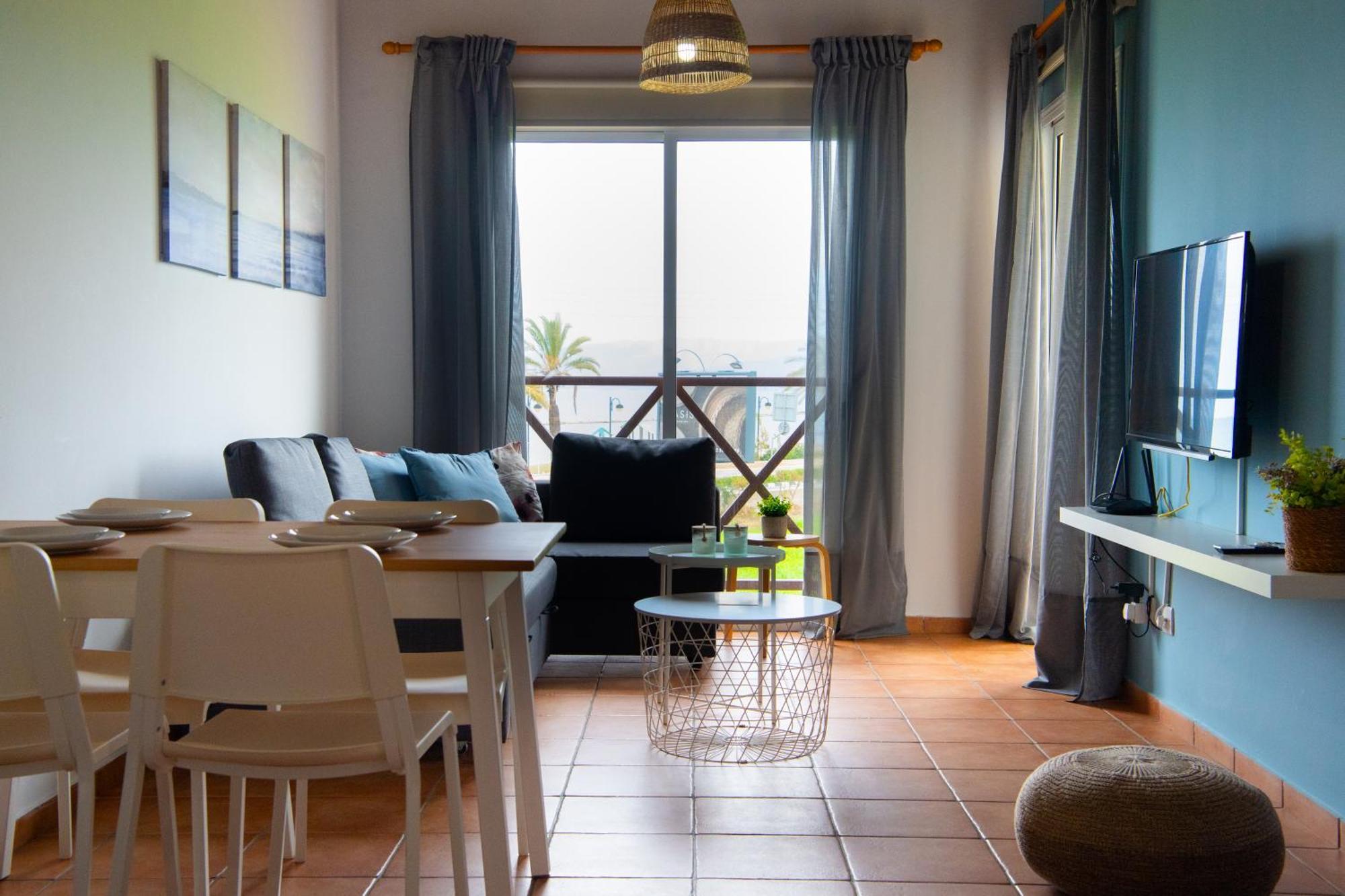 Path Latchi Beachfront Apartments Extérieur photo